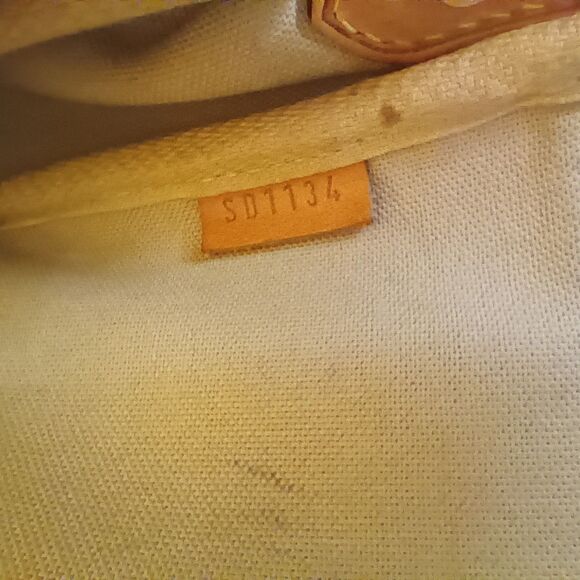 LOUIS VUITTON Favorite MM Damier Azur Crossbody Bag White - Picture 13 of 16